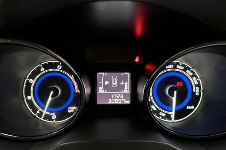 Used Chery E3 2015 1.5L Manual Sishang Edition Odometer Close Up