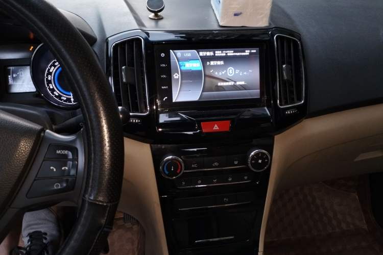 Used Chery E3 2015 1.5L Manual ZhiShang Model Audio And AC Panel