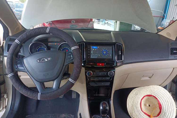 Used Chery E3 2015 1.5L Manual ZhiShang Model Center Console