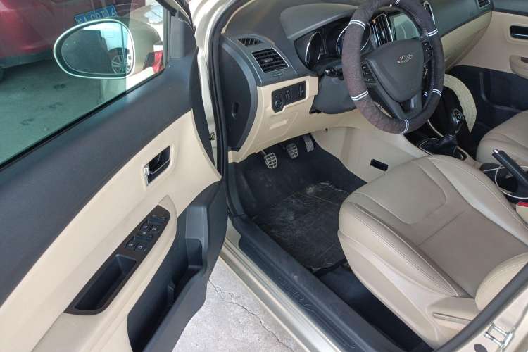 Used Chery E3 2015 1.5L Manual ZhiShang Model Driver Seat