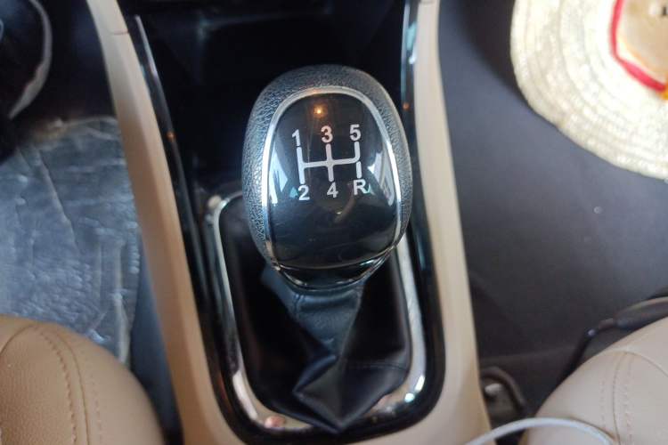 Used Chery E3 2015 1.5L Manual ZhiShang Model Gear Lever