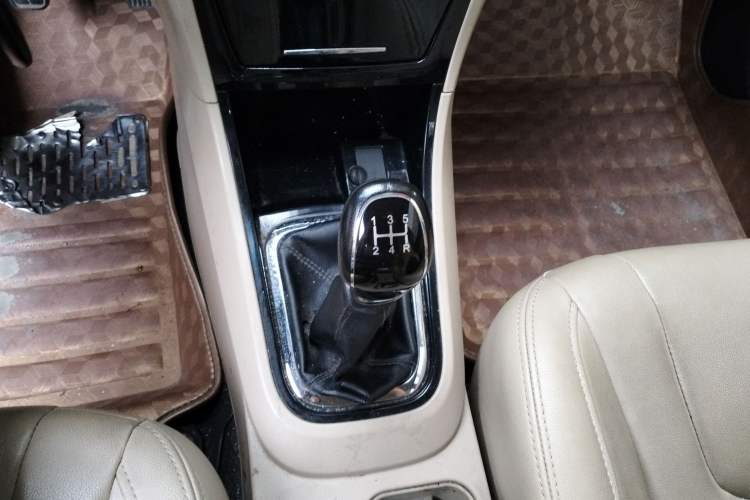 Used Chery E3 2015 1.5L Manual ZhiShang Model Gear Lever