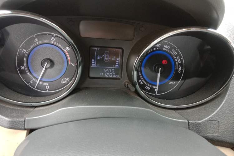 Used Chery E3 2015 1.5L Manual ZhiShang Model Odometer Close Up
