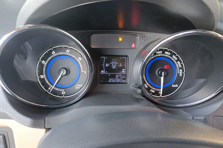 Used Chery E3 2015 1.5L Manual ZhiShang Model Odometer Close Up