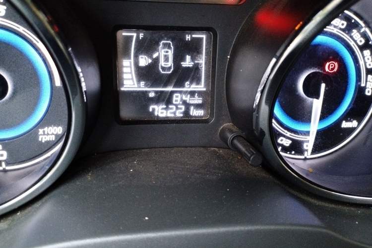 Used Chery E3 2015 1.5L Manual ZhiShang Model Odometer Close Up