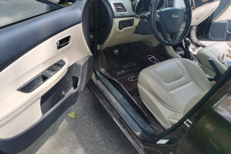 Used Chery E3 2015 1.5L Manual ZhiShang Model Driver Seat