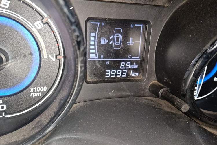 Used Chery E3 2015 1.5L Manual ZhiShang Model Odometer Close Up