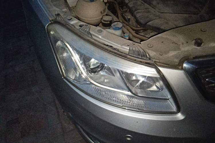 Used Chery E3 2015 1.5L Manual ZhiShang Model Right Front Headlight