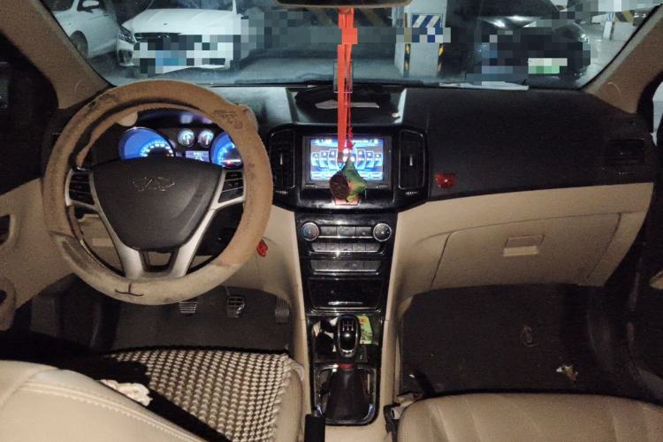 Used Chery E3 2015 1.5L Manual Sishang Edition Center Console