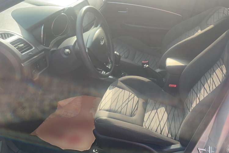 Used Chery E3 2015 1.5L Manual Qushang Edition Interior 3