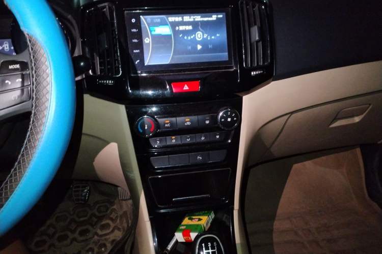 Used Chery E3 2015 1.5L Manual ZhiShang Model Audio And AC Panel