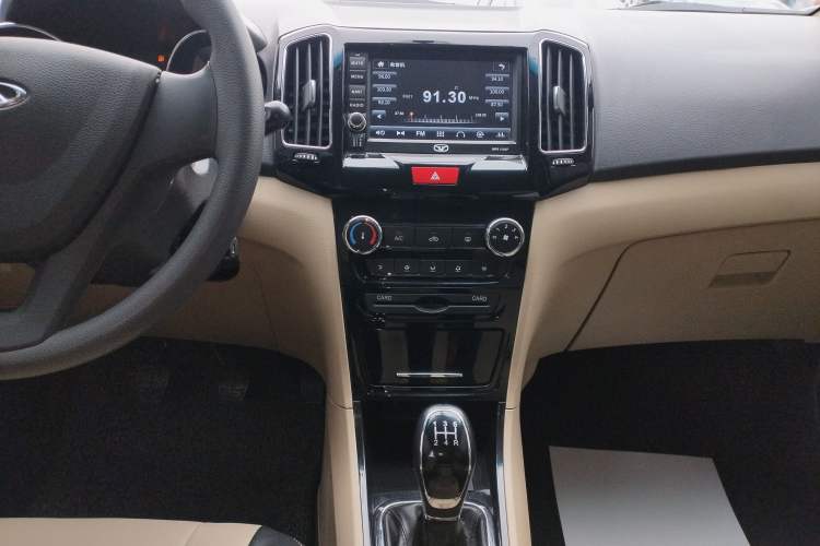 Used Chery E3 2015 1.5L Manual Fashion Model Audio And AC Panel