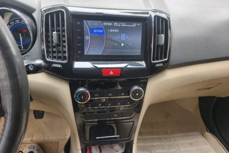 Used Chery E3 2015 1.5L Manual ZhiShang Model Audio And AC Panel