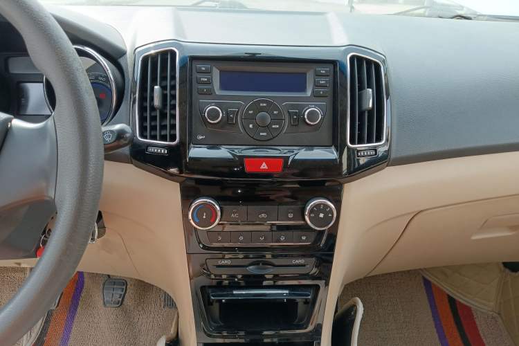 Used Chery E3 2015 1.5L Manual Fashion Model Audio And AC Panel