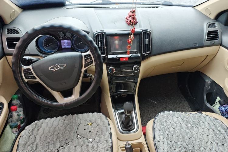 Used Chery E3 2015 1.5L Manual ZhiShang Model Center Console
