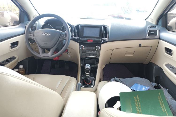 Used Chery E3 2015 1.5L Manual ZhiShang Model Center Console