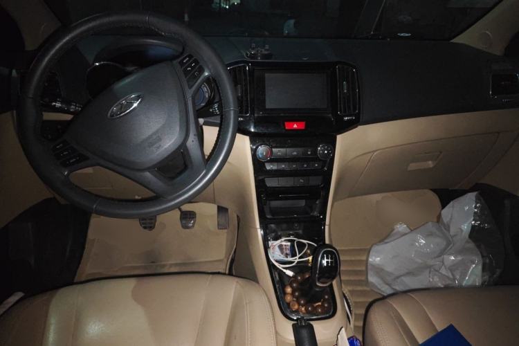 Used Chery E3 2015 1.5L Manual ZhiShang Model Center Console