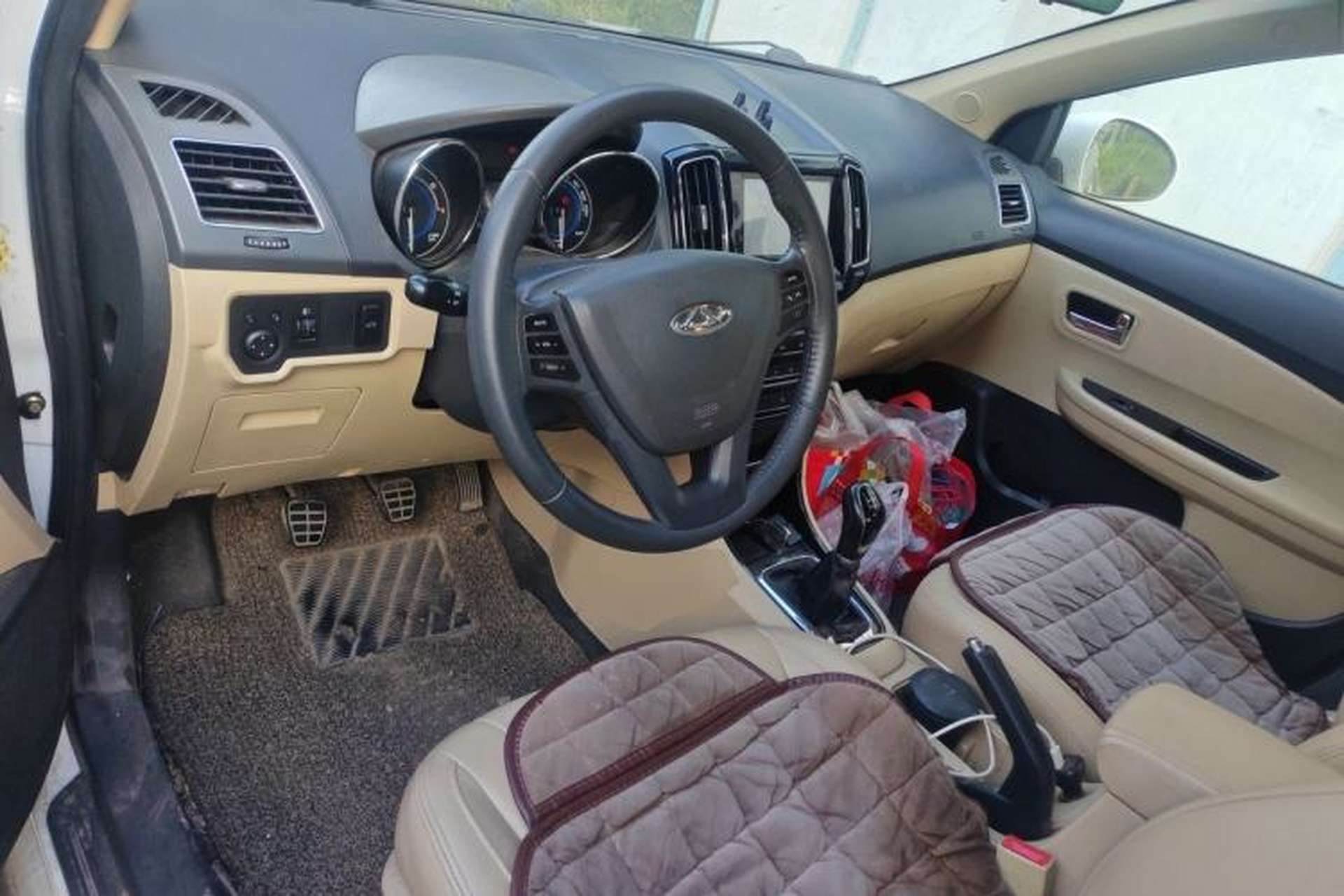 Used Chery E3 2015 1.5L Manual ZhiShang Model Center Console