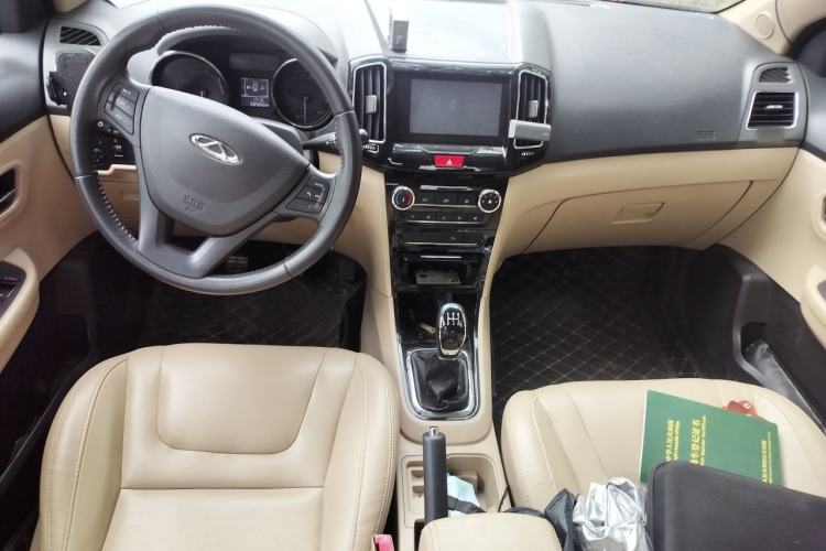 Used Chery E3 2015 1.5L Manual ZhiShang Model Center Console