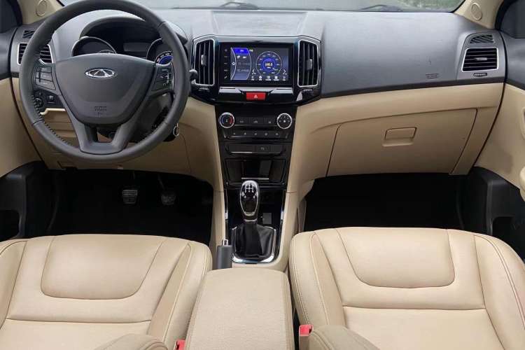 Used Chery E3 2015 1.5L Manual ZhiShang Model Center Console