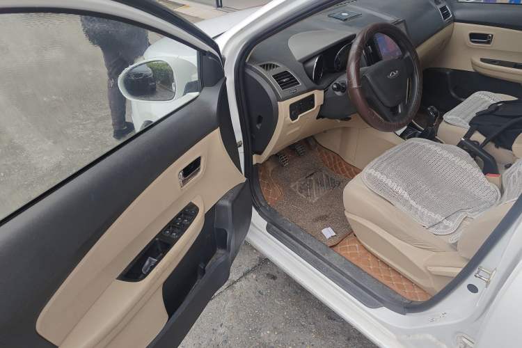 Used Chery E3 2015 1.5L Manual Fashion Model Driver Seat