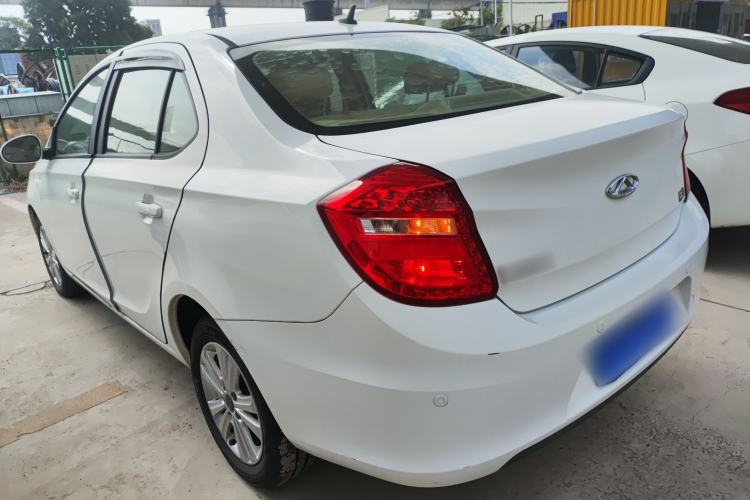 Used Chery E3 2015 1.5L Manual Fashion Model Exterior 2