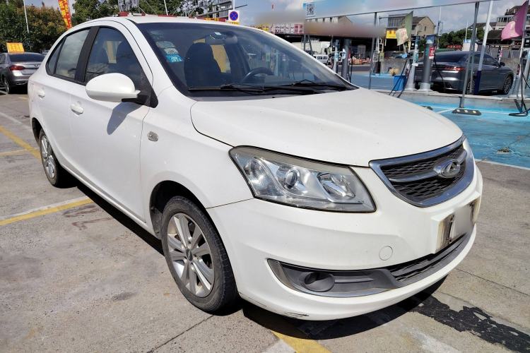 Used Chery E3 2015 1.5L Manual Fashion Model Exterior 2