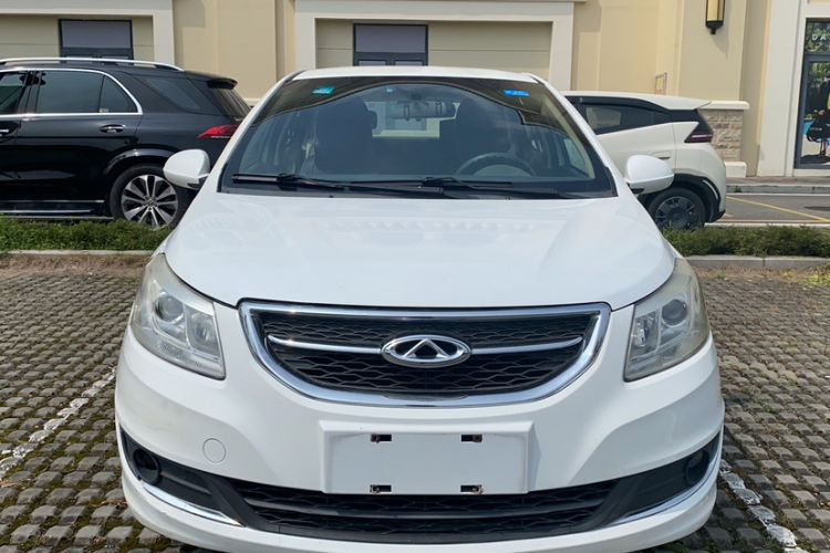 Used Chery E3 2015 1.5L Manual Fashion Model Exterior 4