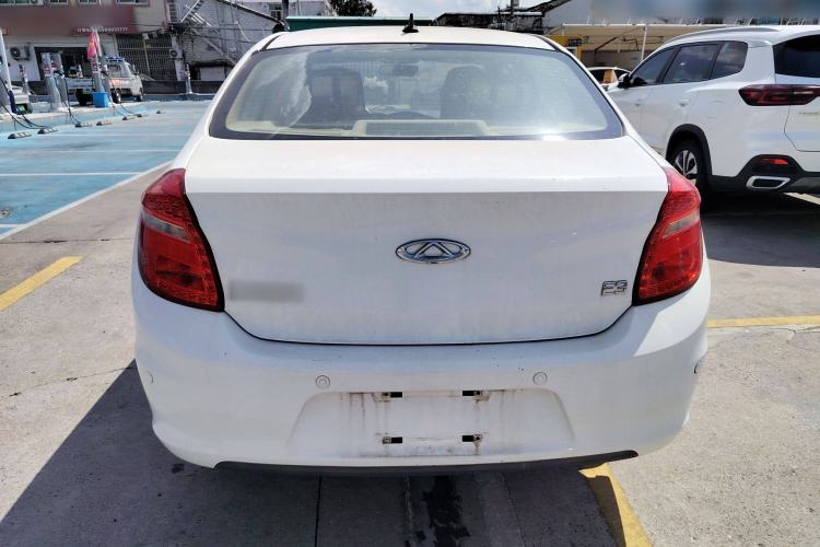 Used Chery E3 2015 1.5L Manual Fashion Model Exterior 4