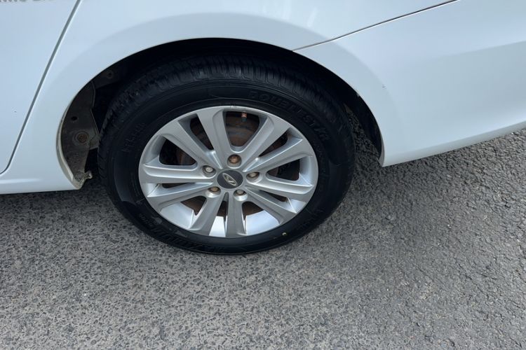 Used Chery E3 2015 1.5L Manual Fashion Model Exterior 5