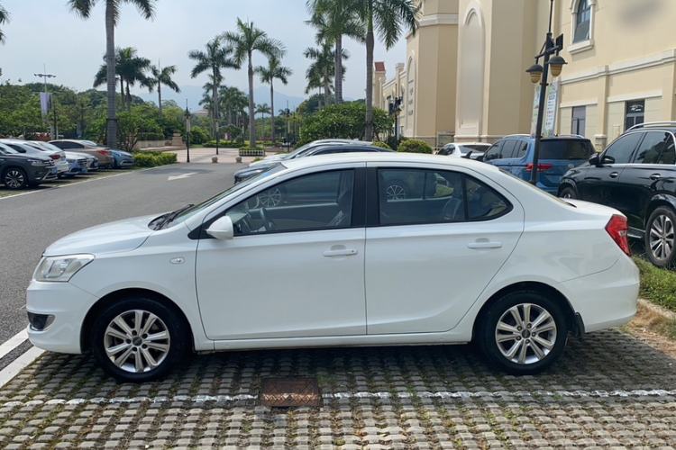 Used Chery E3 2015 1.5L Manual Fashion Model Exterior 5
