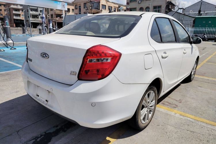 Used Chery E3 2015 1.5L Manual Fashion Model Exterior 5