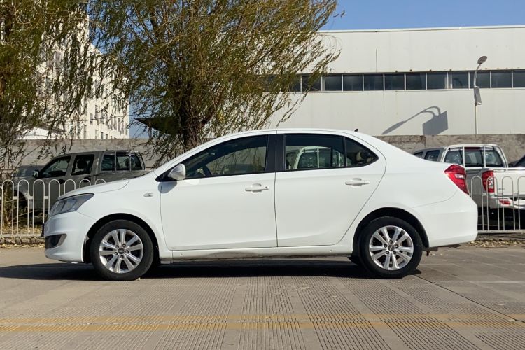 Used Chery E3 2015 1.5L Manual Fashion Model Exterior 5