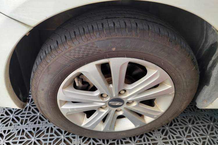 Used Chery E3 2015 1.5L Manual Fashion Model Exterior 7