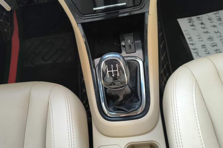 Used Chery E3 2015 1.5L Manual ZhiShang Model Gear Lever