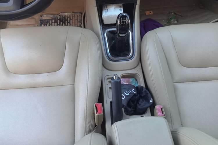Used Chery E3 2015 1.5L Manual ZhiShang Model Gear Lever