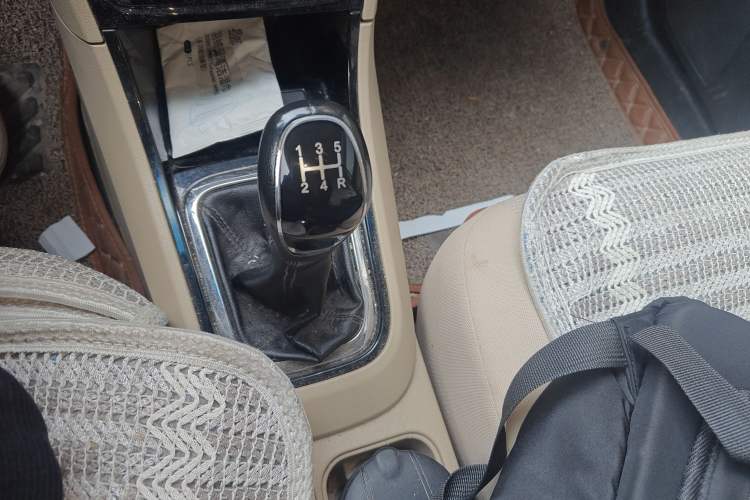 Used Chery E3 2015 1.5L Manual Fashion Model Gear Lever