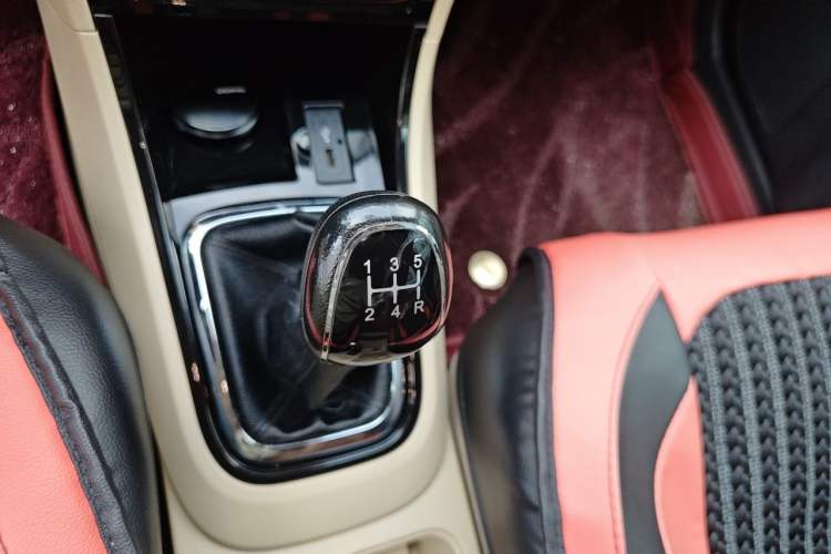 Used Chery E3 2015 1.5L Manual Fashion Model Gear Lever