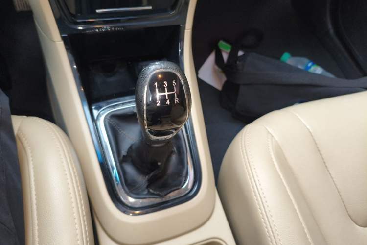 Used Chery E3 2015 1.5L Manual Sishang Edition Gear Lever
