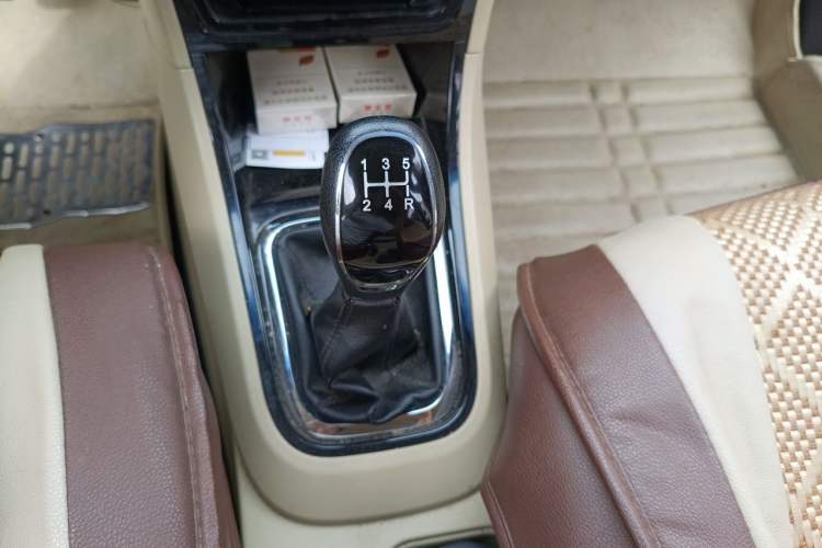Used Chery E3 2015 1.5L Manual ZhiShang Model Gear Lever