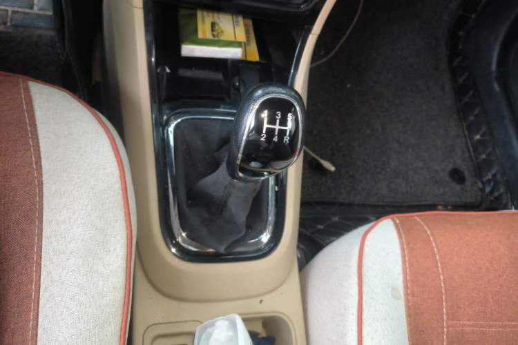 Used Chery E3 2015 1.5L Manual Fashion Model Gear Lever
