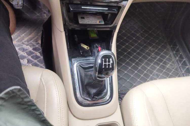 Used Chery E3 2015 1.5L Manual ZhiShang Model Gear Lever