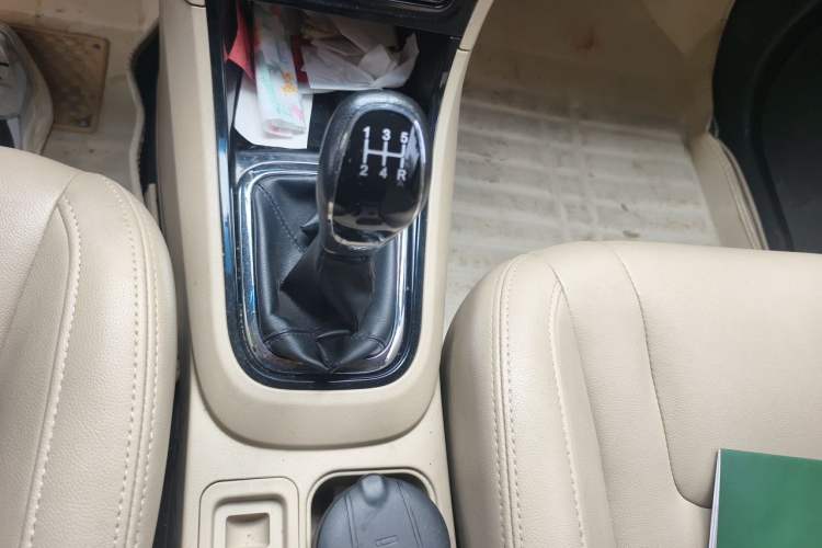 Used Chery E3 2015 1.5L Manual ZhiShang Model Gear Lever