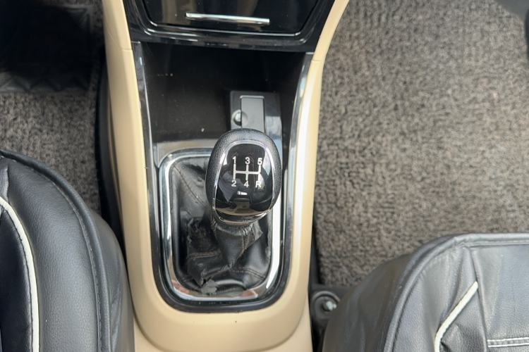Used Chery E3 2015 1.5L Manual Fashion Model Gear Lever
