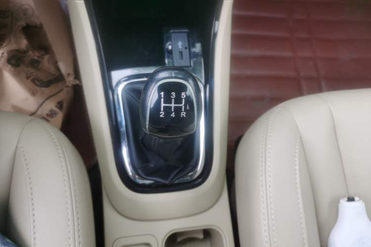 Used Chery E3 2015 1.5L Manual Sishang Edition Gear Lever