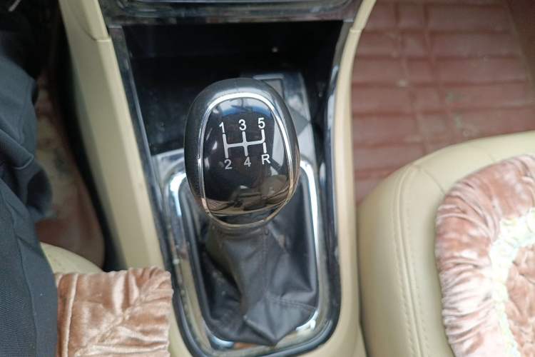 Used Chery E3 2015 1.5L Manual ZhiShang Model Gear Lever