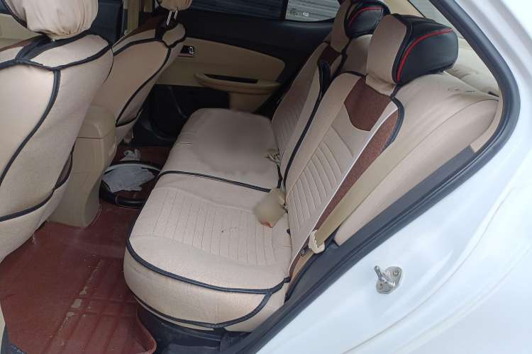 Used Chery E3 2015 1.5L Manual Fashion Model Interior 1
