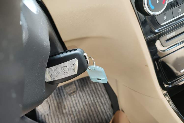 Used Chery E3 2015 1.5L Manual Fashion Model Interior 1