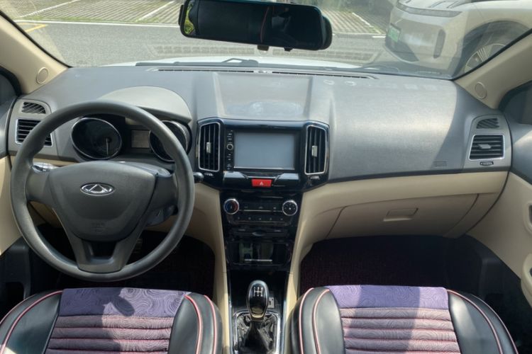 Used Chery E3 2015 1.5L Manual Fashion Model Interior 1