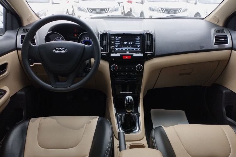 Used Chery E3 2015 1.5L Manual Fashion Model Interior 2